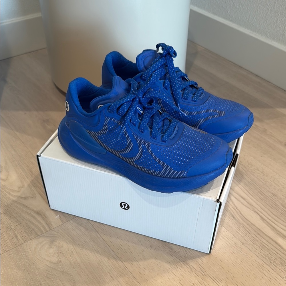 Lululemon Women’s Waterproof Beyondfeel Running Shoes